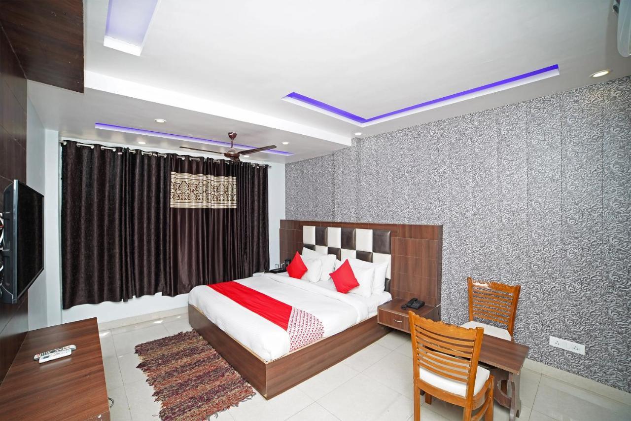 Oyo 39539 Hotel Vansh & Restaurant Kashipur Esterno foto