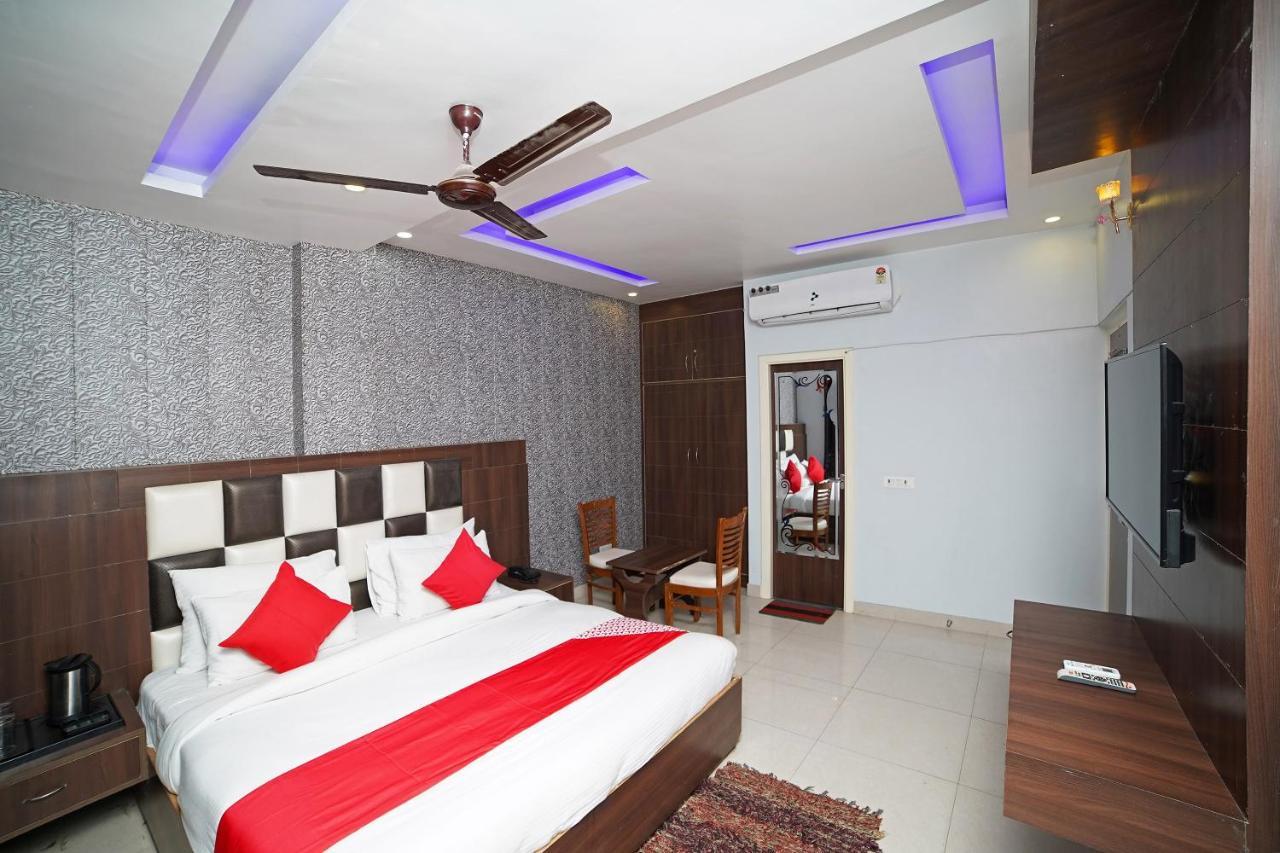 Oyo 39539 Hotel Vansh & Restaurant Kashipur Esterno foto