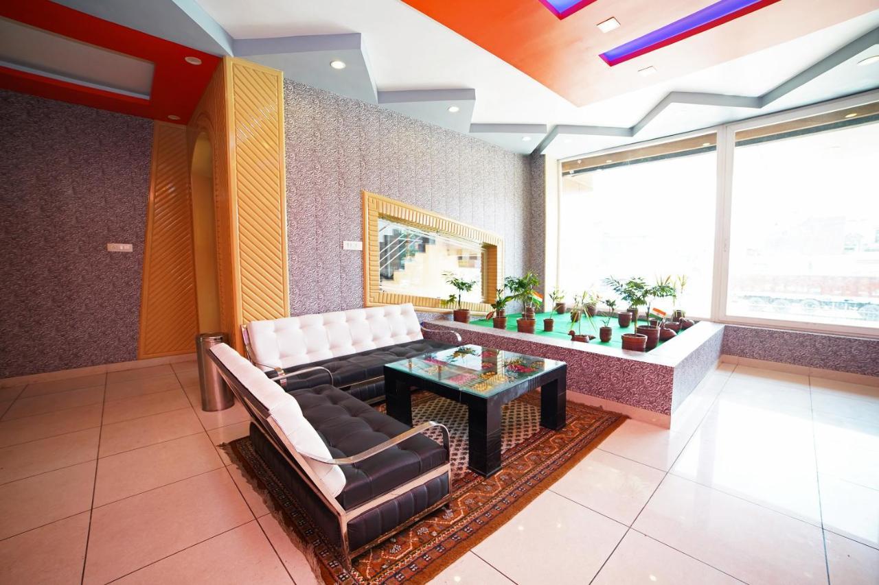 Oyo 39539 Hotel Vansh & Restaurant Kashipur Esterno foto