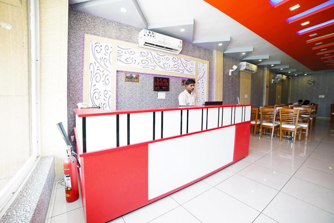 Oyo 39539 Hotel Vansh & Restaurant Kashipur Esterno foto
